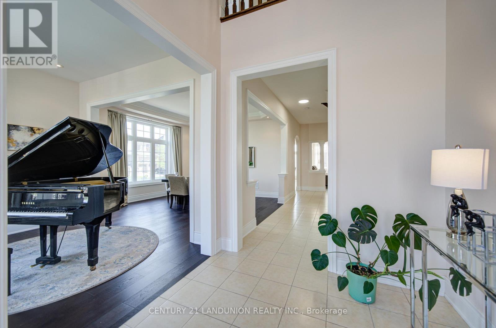 101 SILVER STERLING CRESCENT - 4