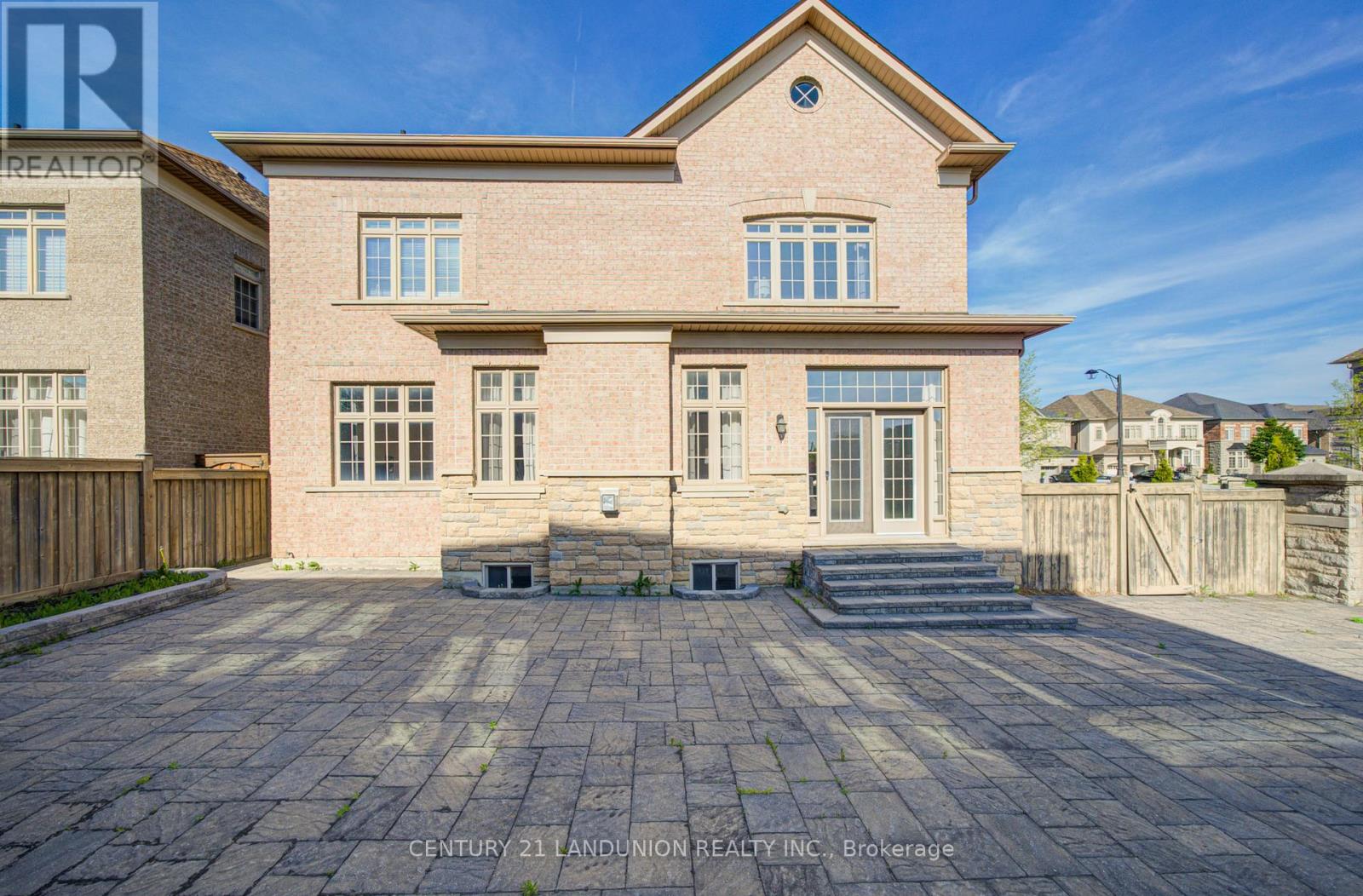 101 SILVER STERLING CRESCENT - 47