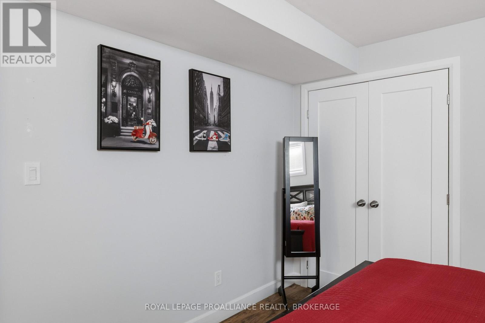 1094 CROSSFIELD AVENUE - 29