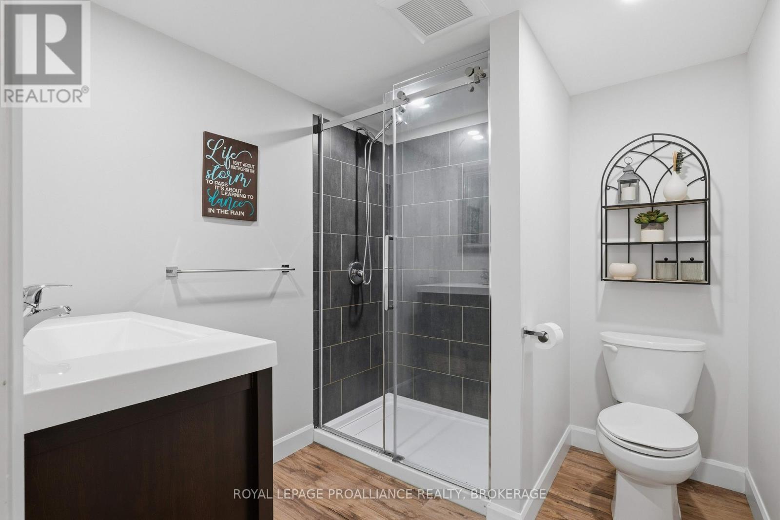 1094 CROSSFIELD AVENUE - 38