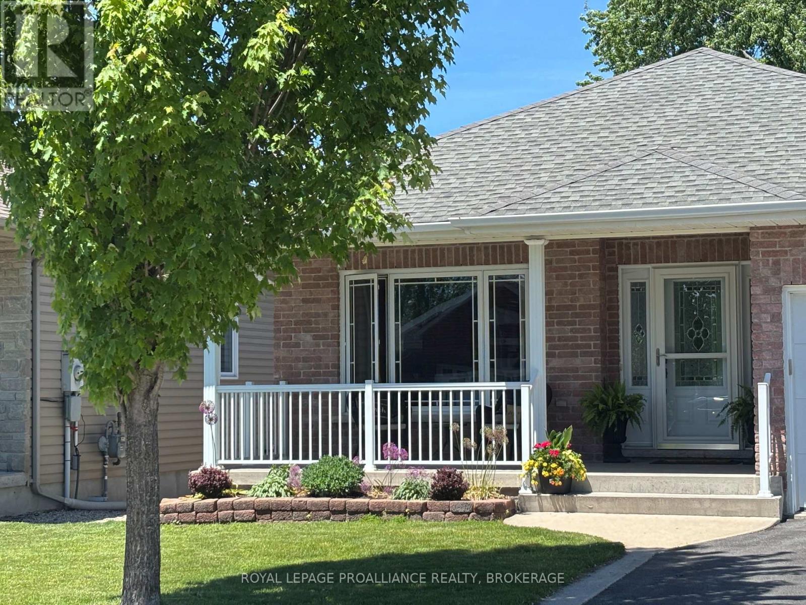 1094 CROSSFIELD AVENUE - 3