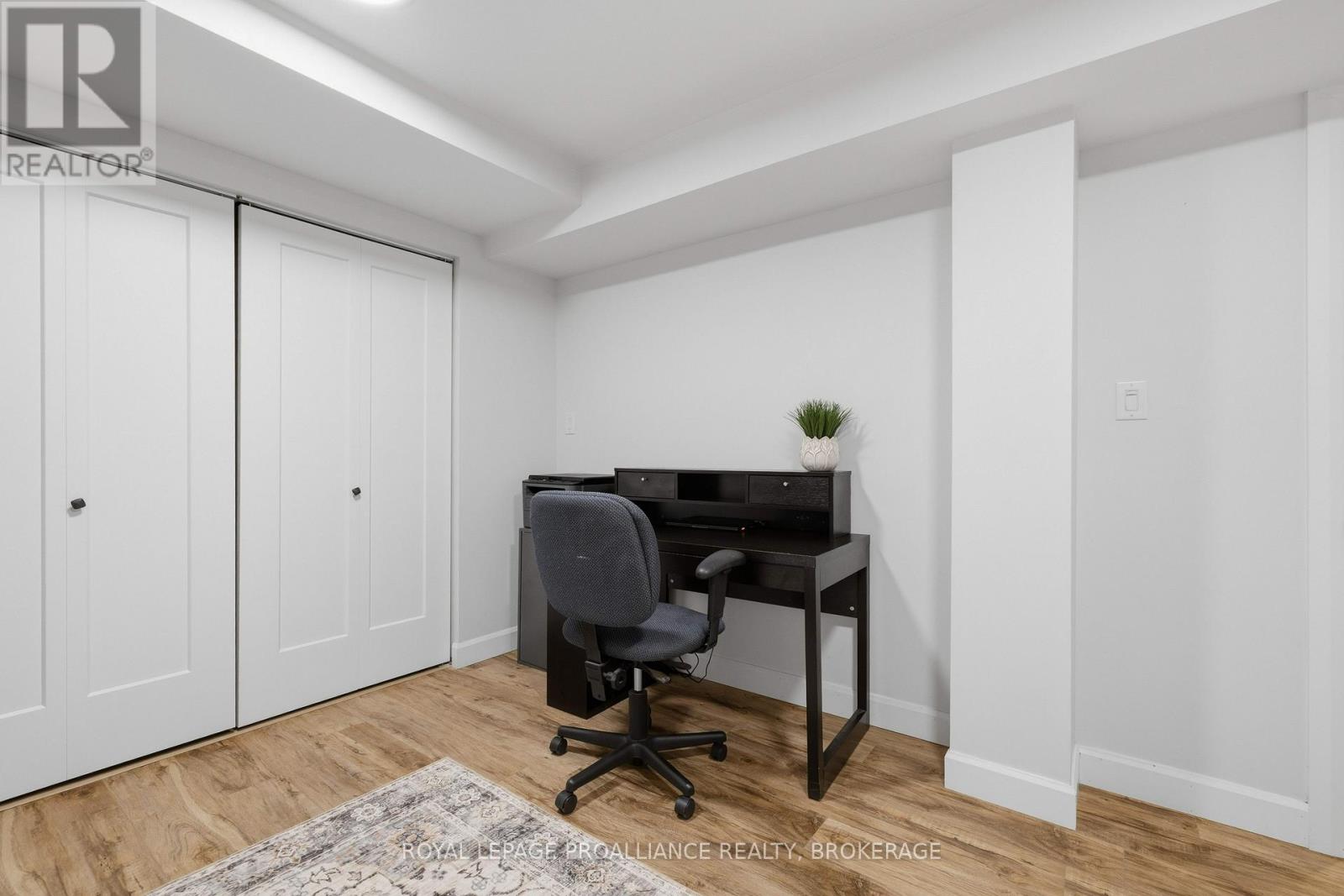 1094 CROSSFIELD AVENUE - 31