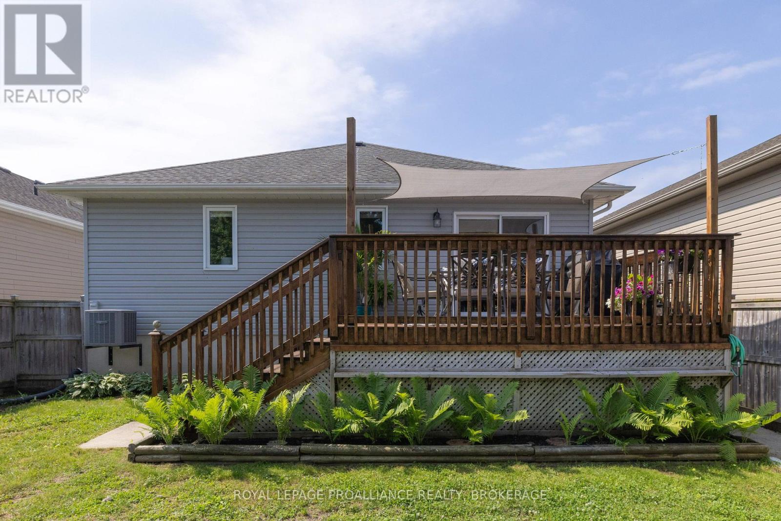 1094 CROSSFIELD AVENUE - 42