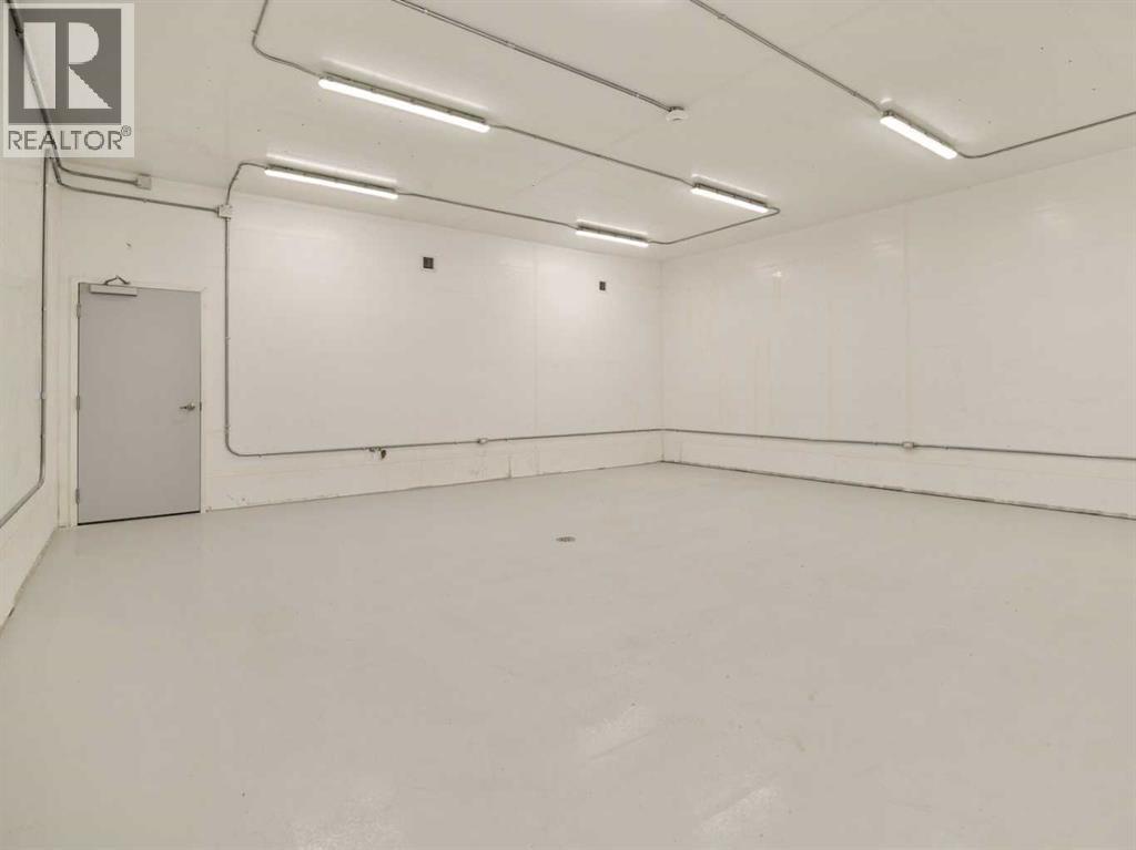 6110 69 Avenue — photo 27