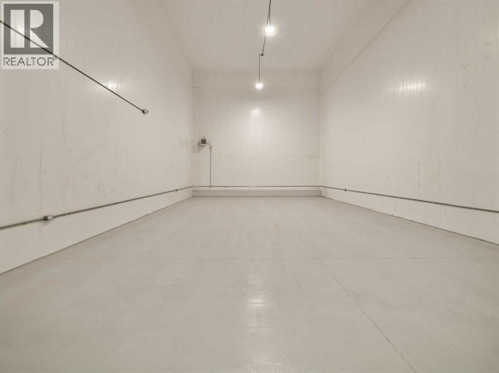 6110 69 Avenue — photo 36