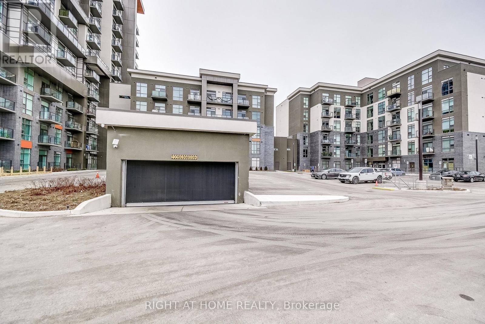 #604 470 DUNDAS STREET E - 41