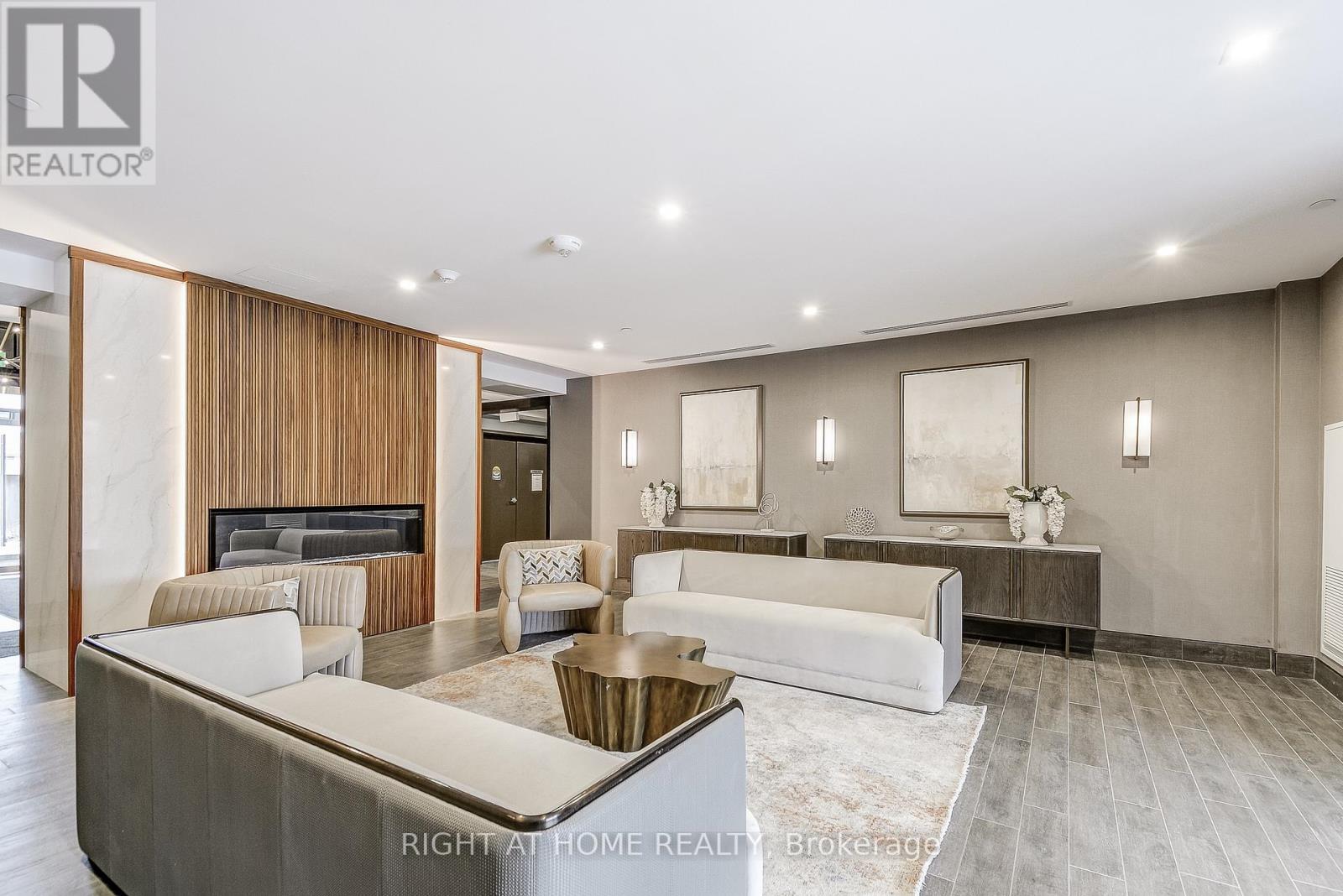 #604 470 DUNDAS STREET E - 8