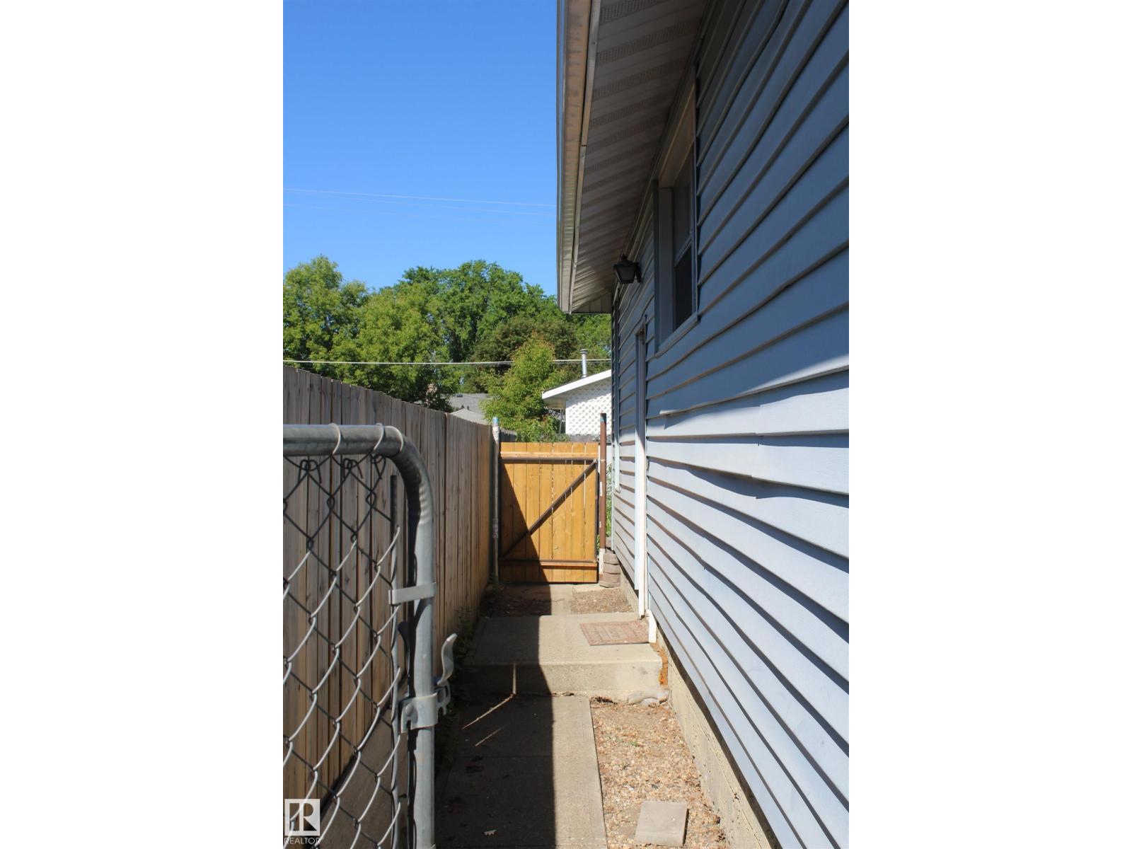 12432 134 ST NW - 48