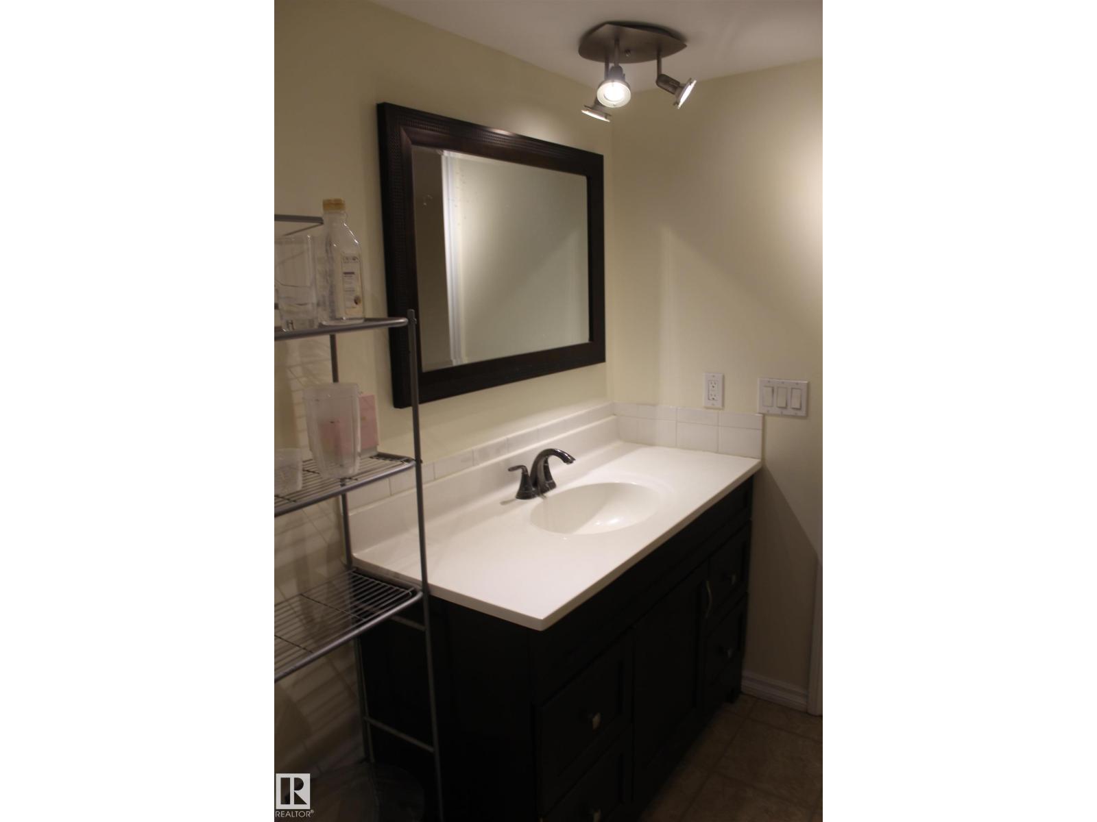 12432 134 ST NW - 32