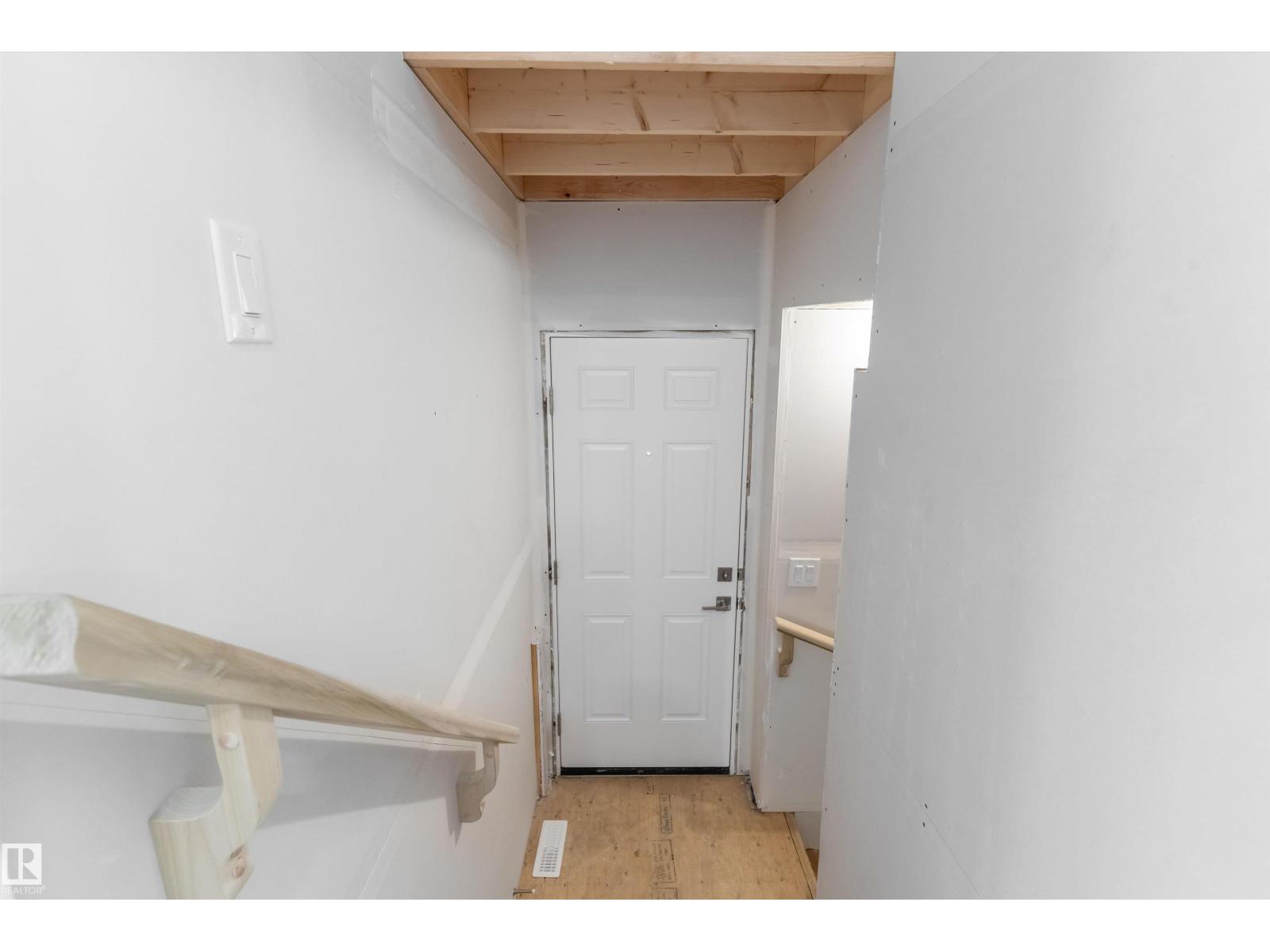 934 18 AV NW — photo 35