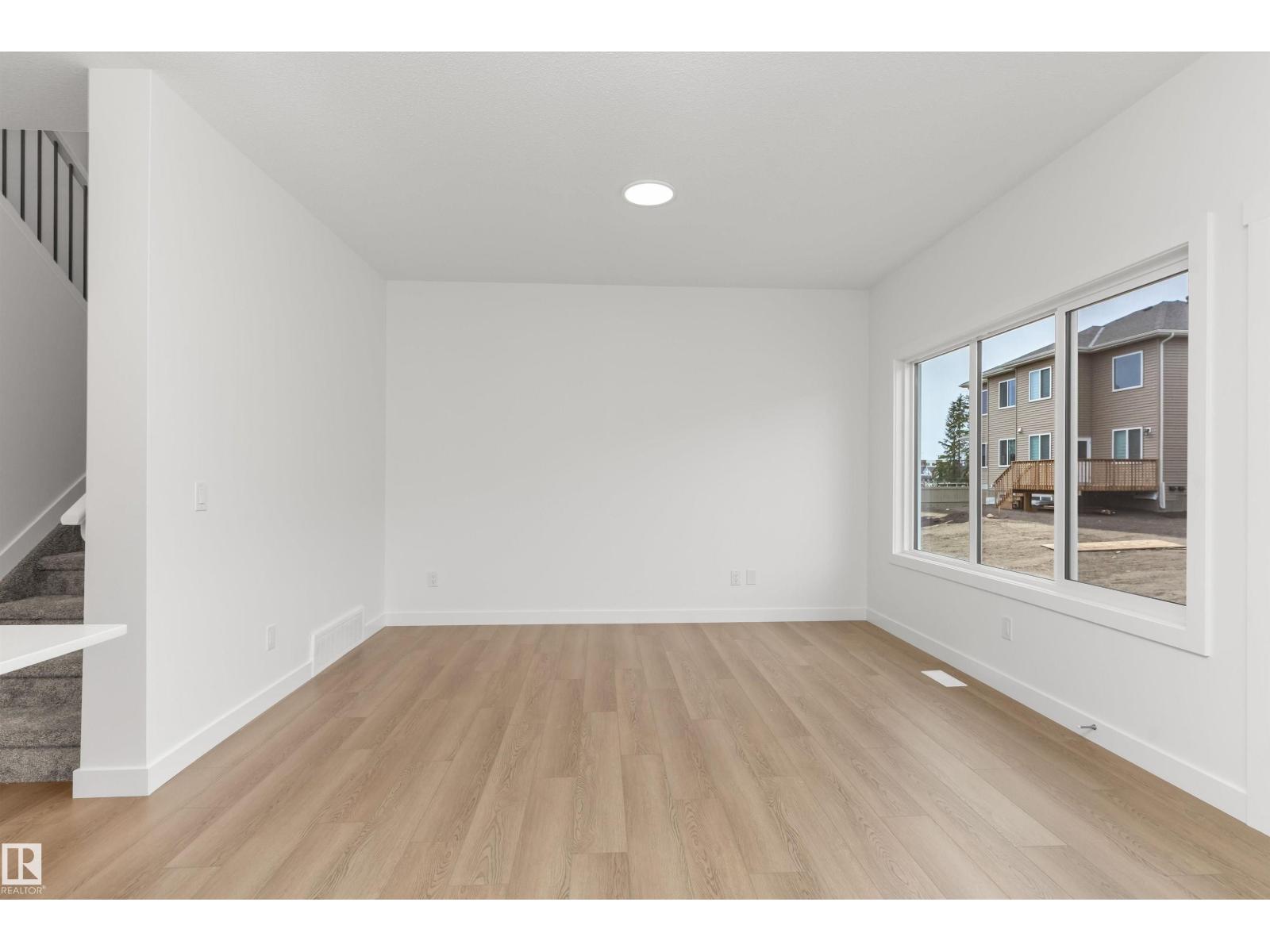 934 18 AV NW — photo 15