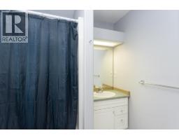 6720 Langley Court, Kelowna, BC V1P1A4 Photo 37