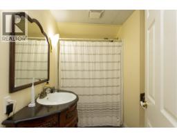 6720 Langley Court, Kelowna, BC V1P1A4 Photo 47