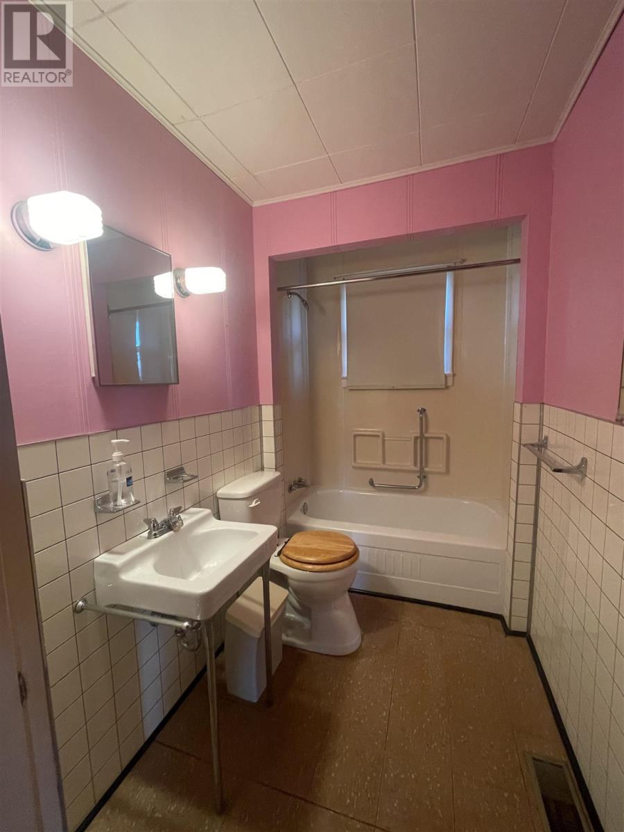 2280 Huron Line - 22