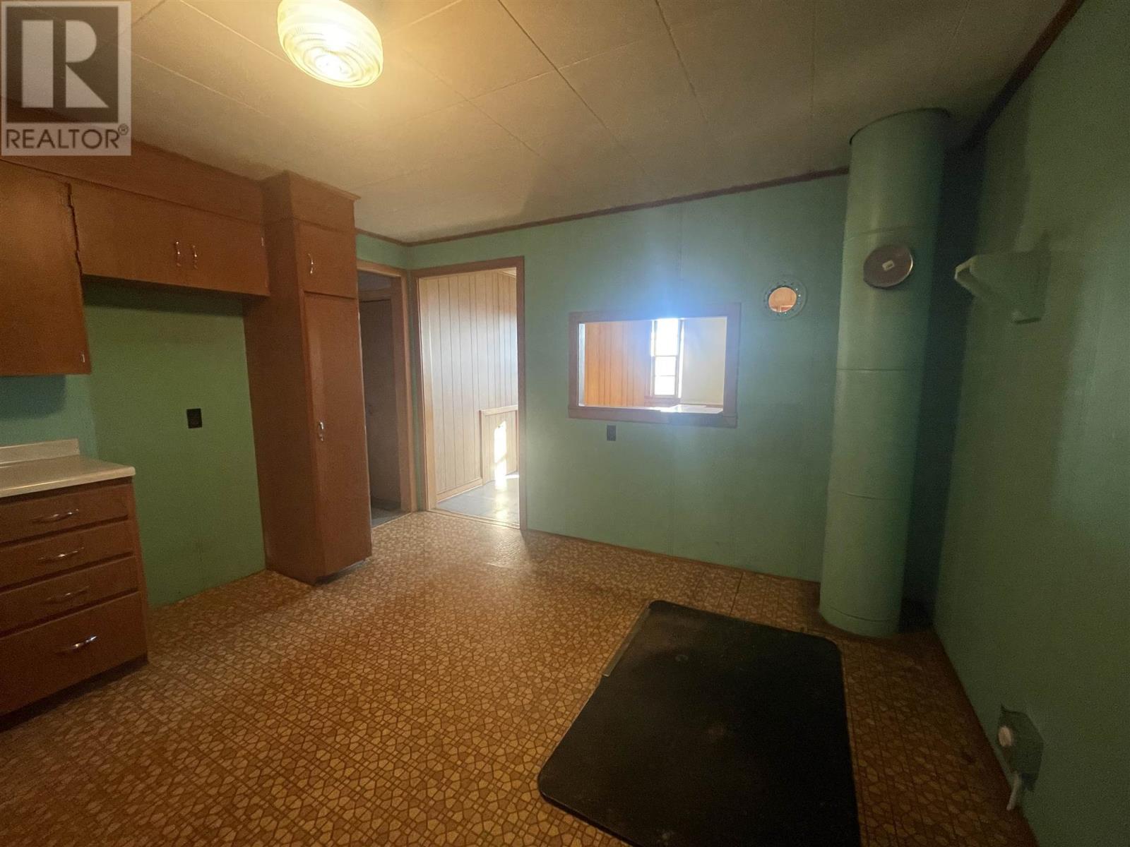 2280 Huron Line - 18