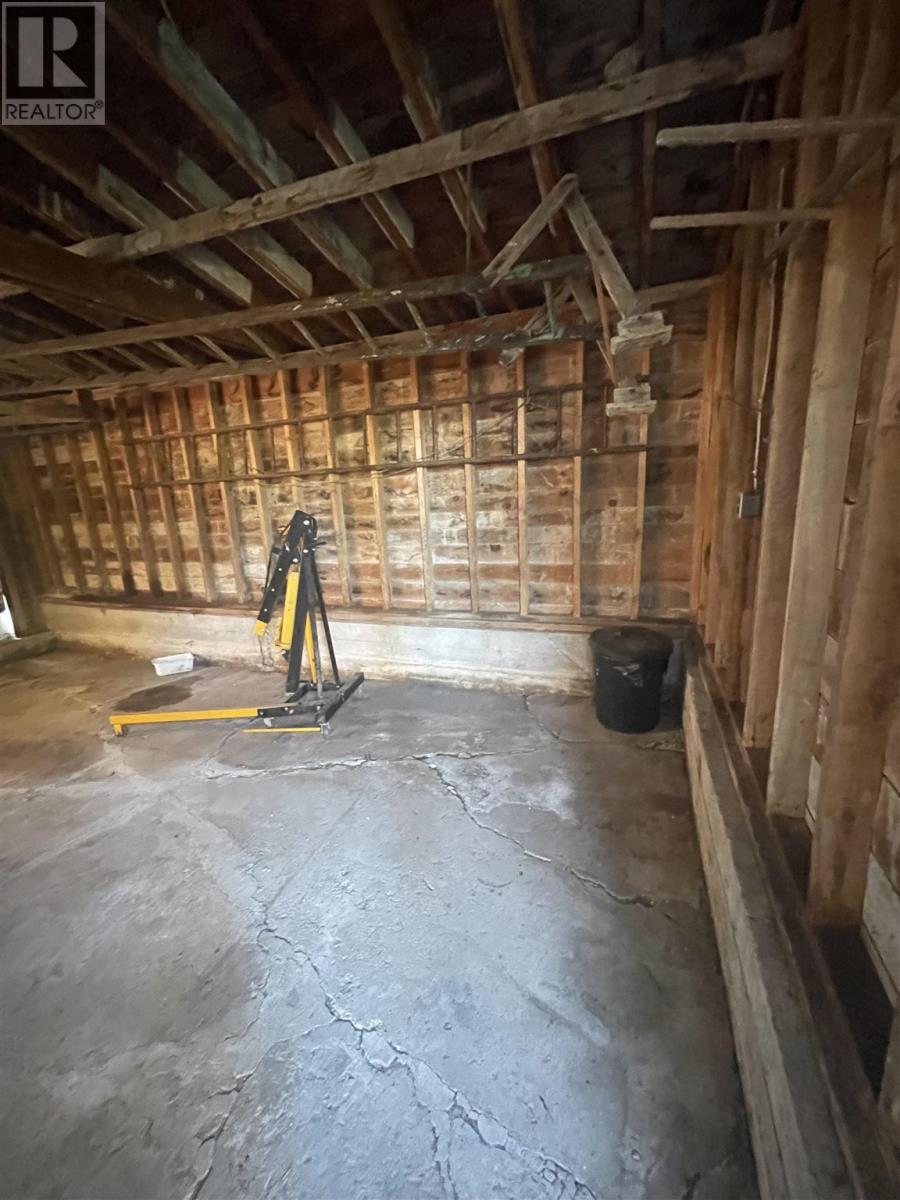2280 Huron Line - 9