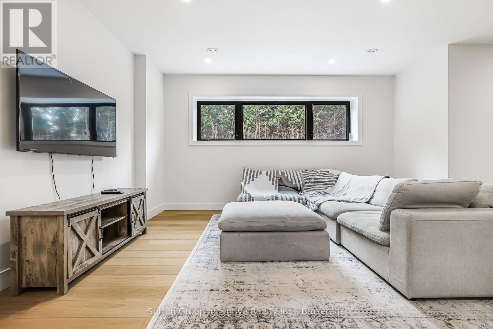 130 ST ARNAUD STREET - 35