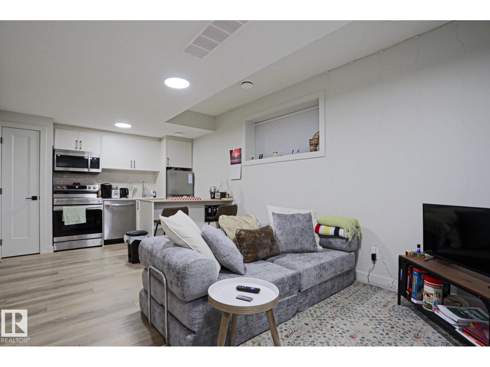 12842 121 ST NW - 38