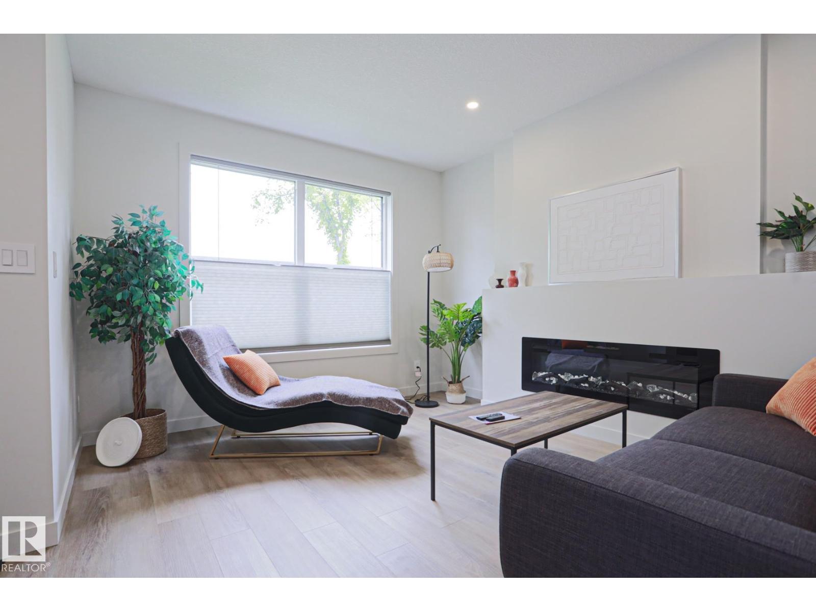 12842 121 ST NW - 5