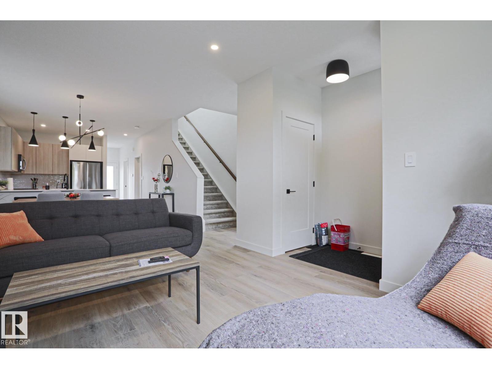 12842 121 ST NW - 6