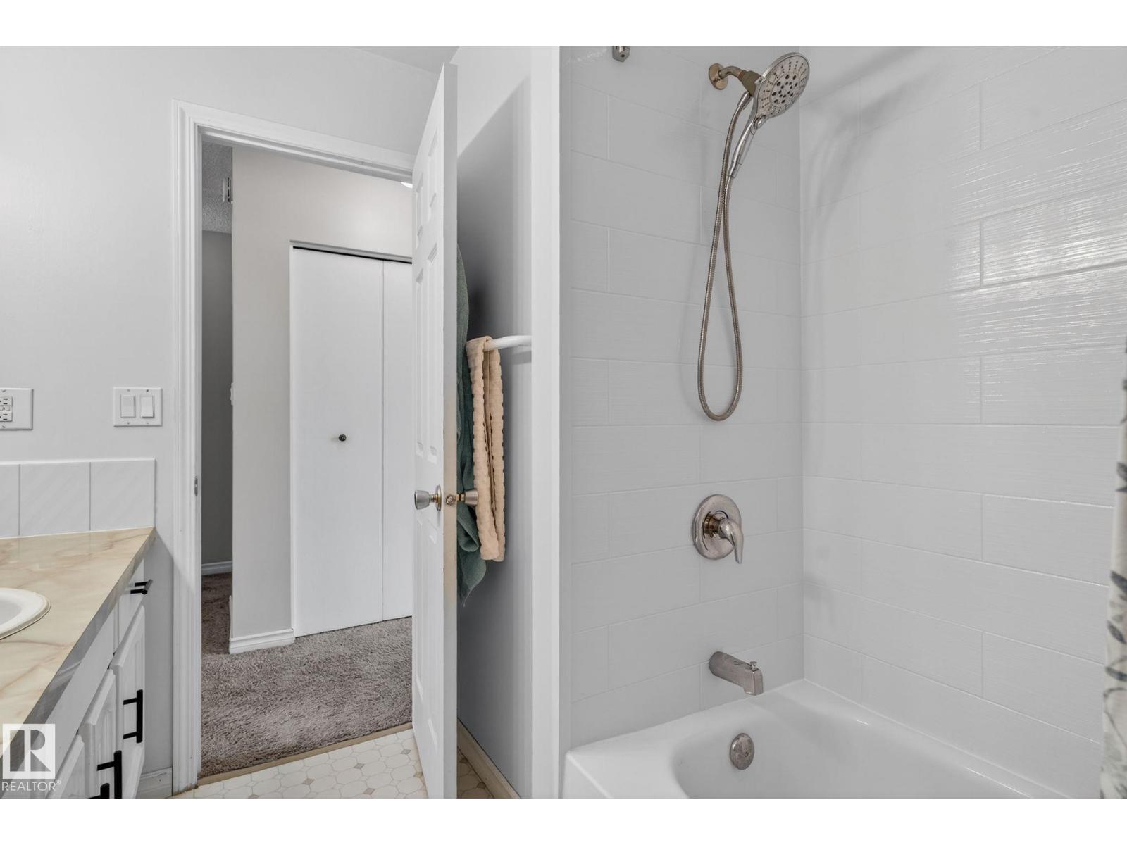 11339 22 AV NW — photo 27