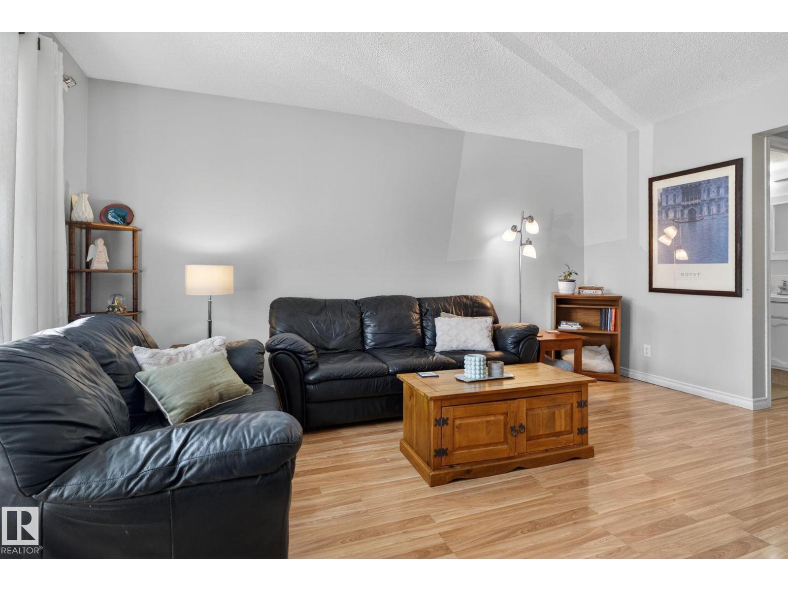 11339 22 AV NW — photo 7