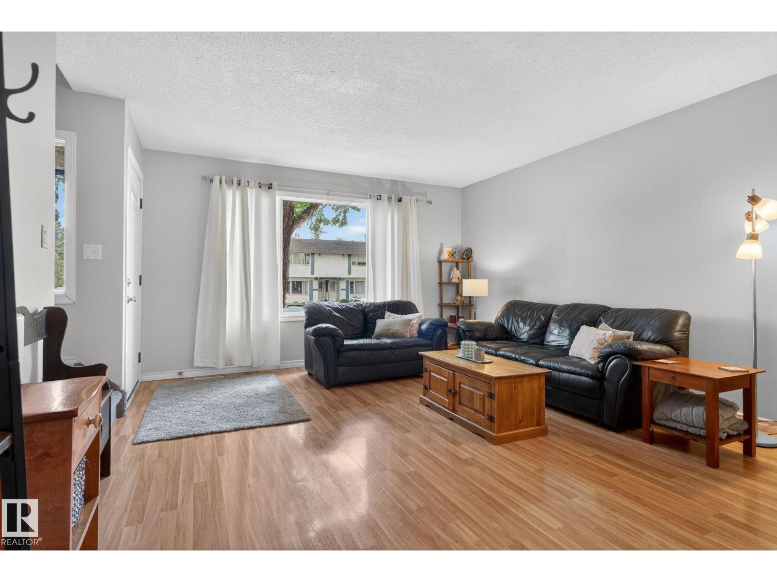 11339 22 AV NW — photo 9