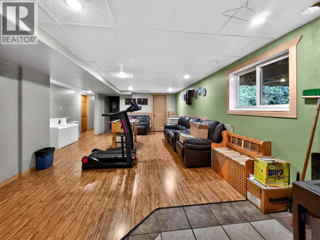 17035 Township Road 1092 - 18