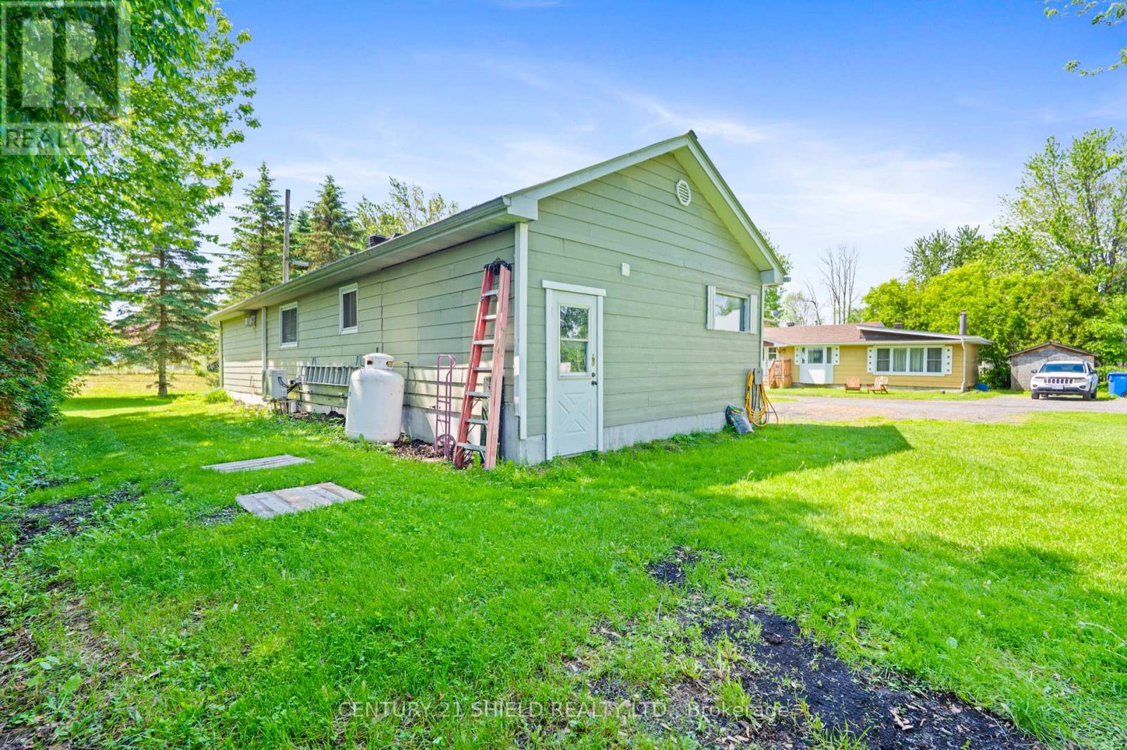 6235 MAPLE AVENUE - 14