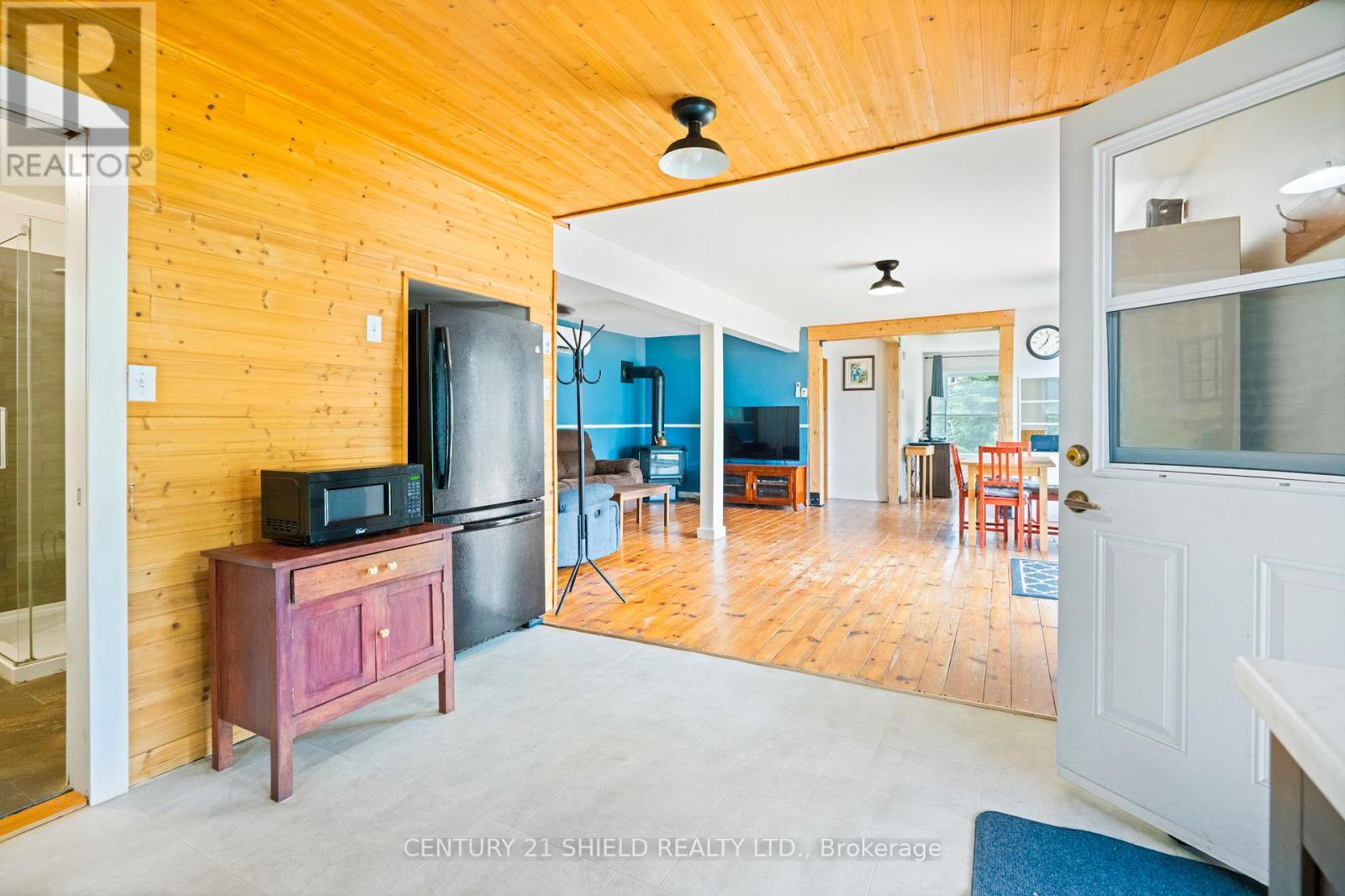 6235 MAPLE AVENUE - 18