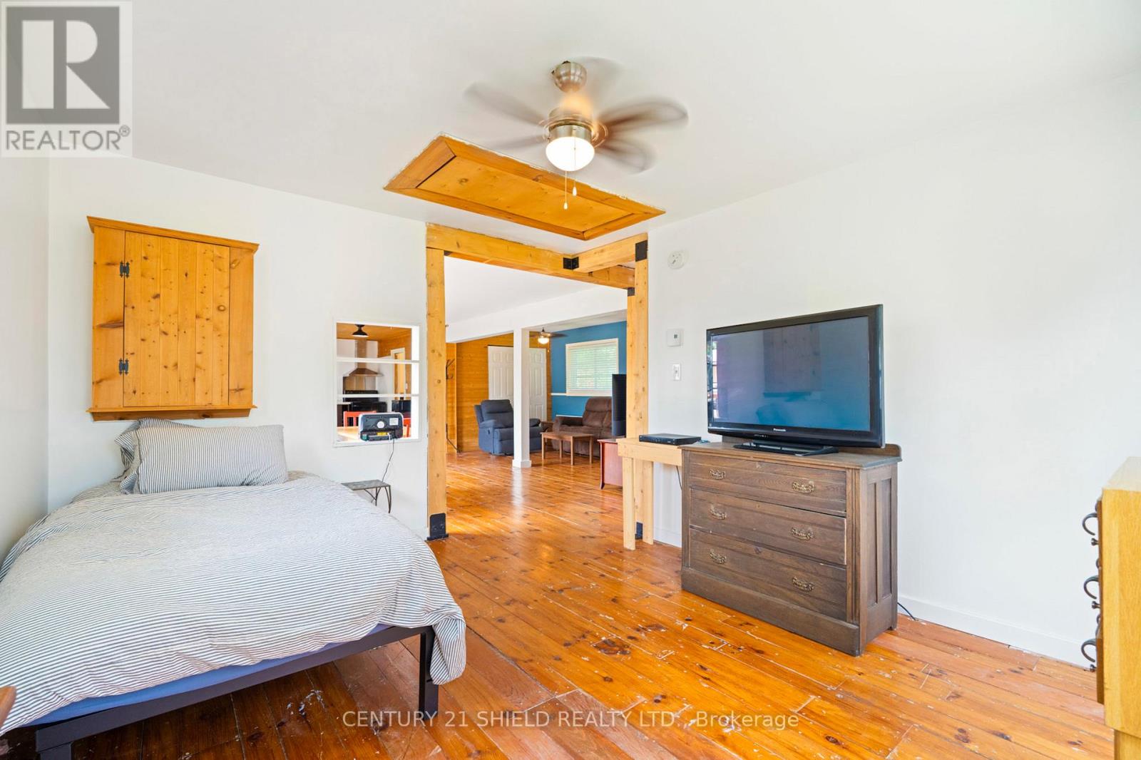 6235 MAPLE AVENUE - 26