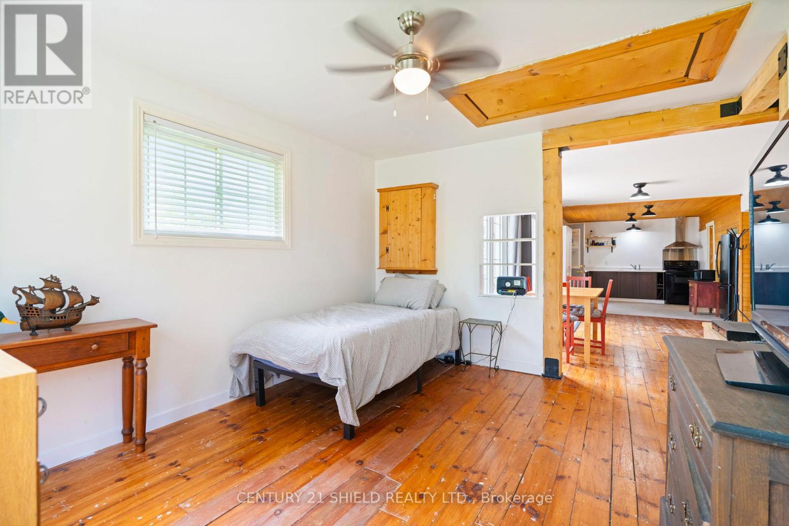 6235 MAPLE AVENUE - 27