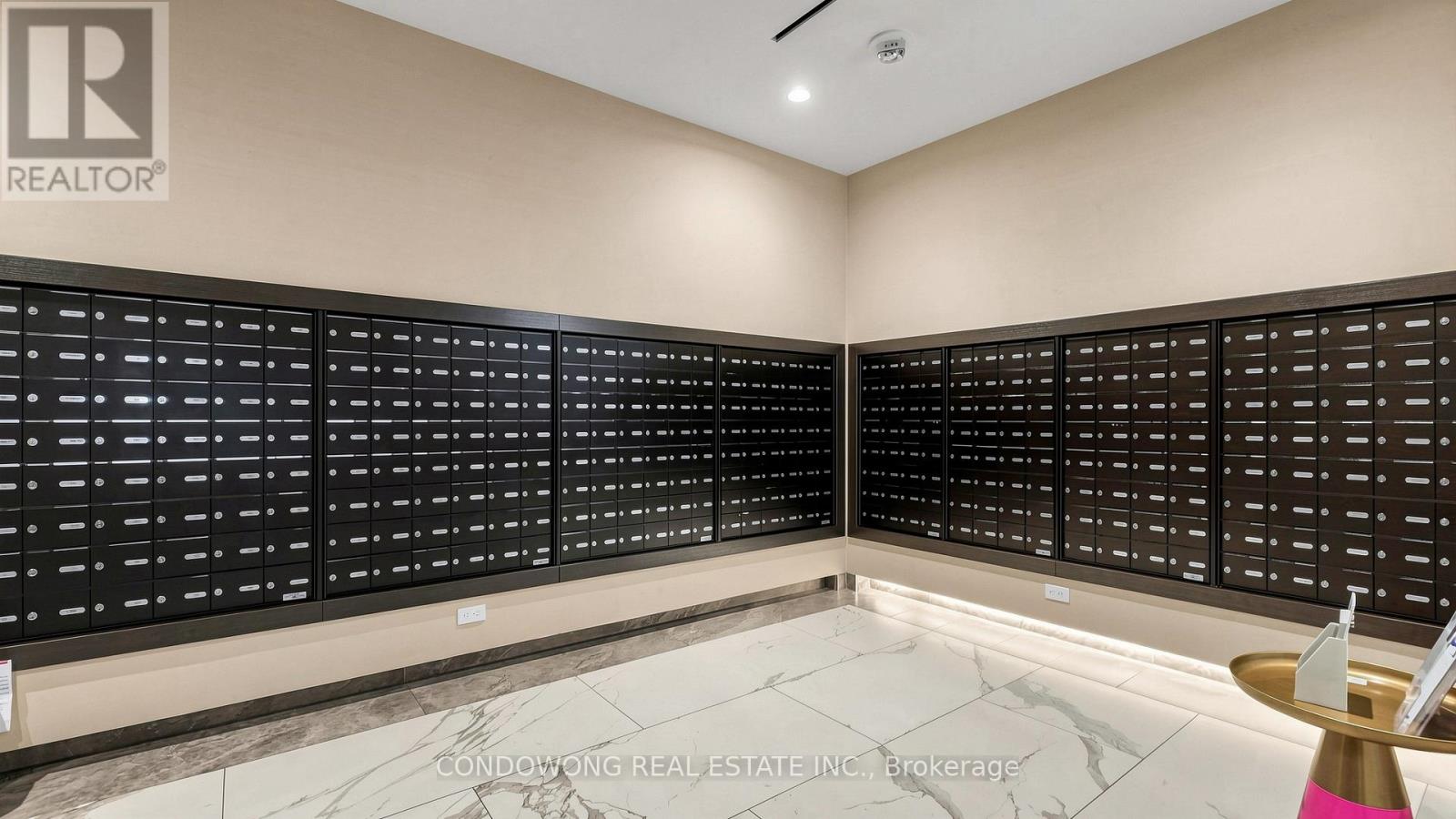 #616 60 SHUTER STREET - 20