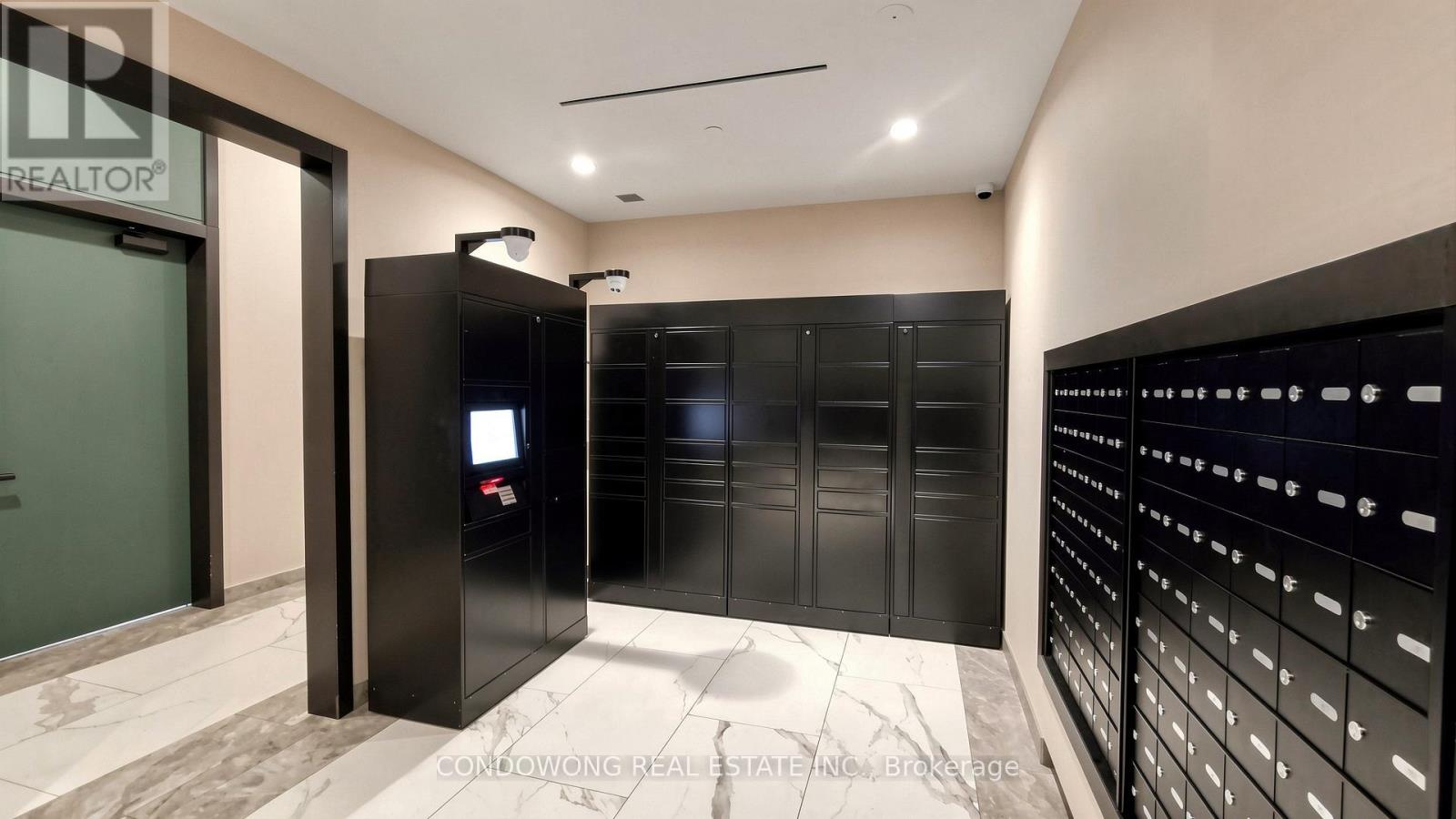 #616 60 SHUTER STREET - 21