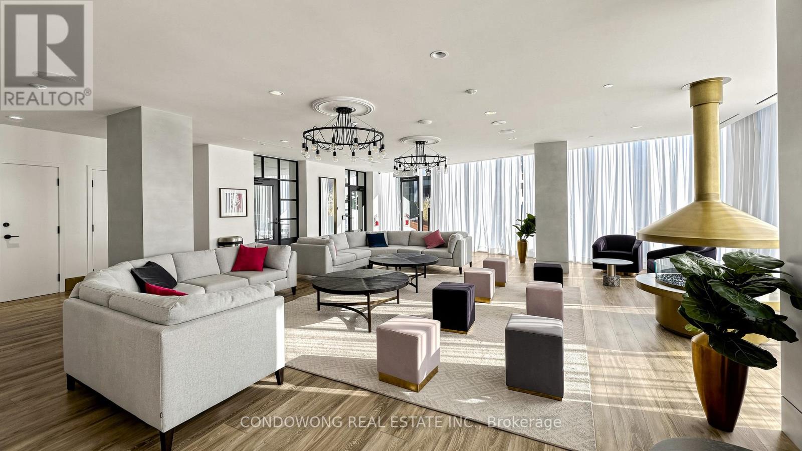 #616 60 SHUTER STREET - 23