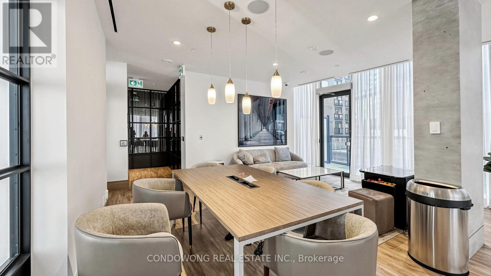 #616 60 SHUTER STREET - 27