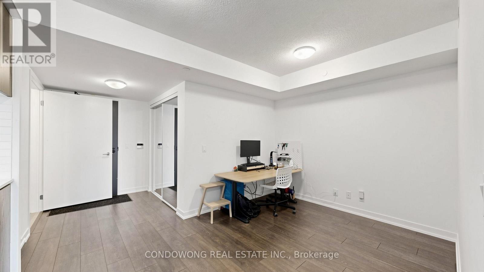 #616 60 SHUTER STREET - 6