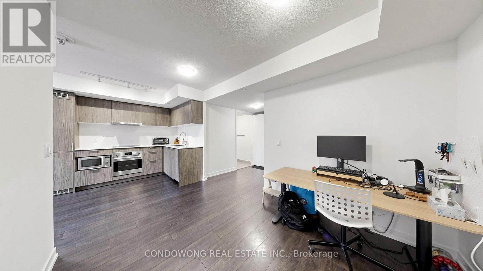 #616 60 SHUTER STREET - 8