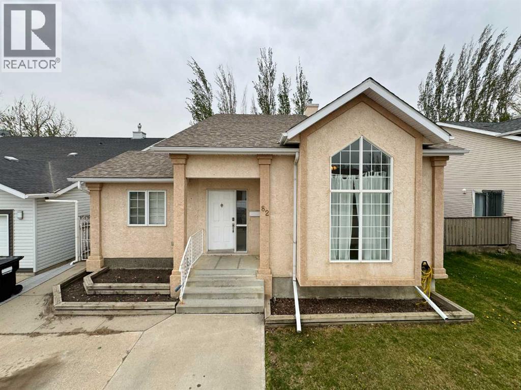 82 Harvard Crescent W - 1