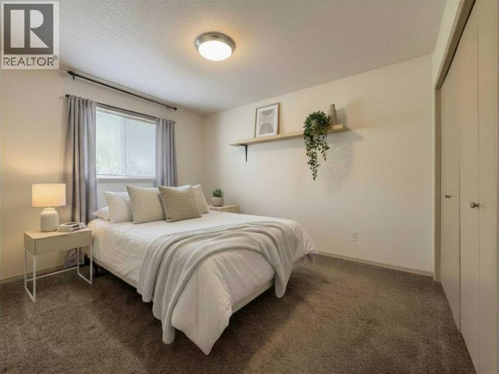 82 Harvard Crescent W - 19