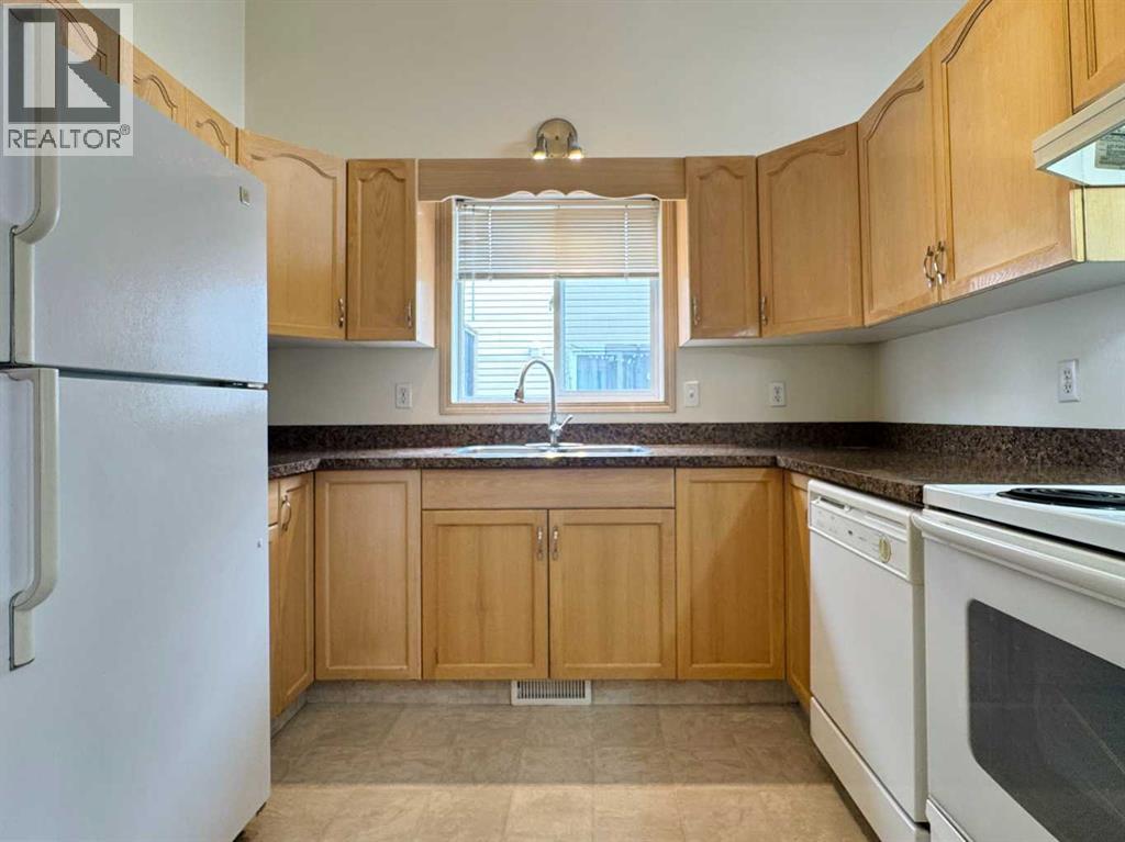 82 Harvard Crescent W - 9
