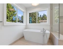 12641 15 Avenue, Surrey, BC V4A1K2 Photo 21
