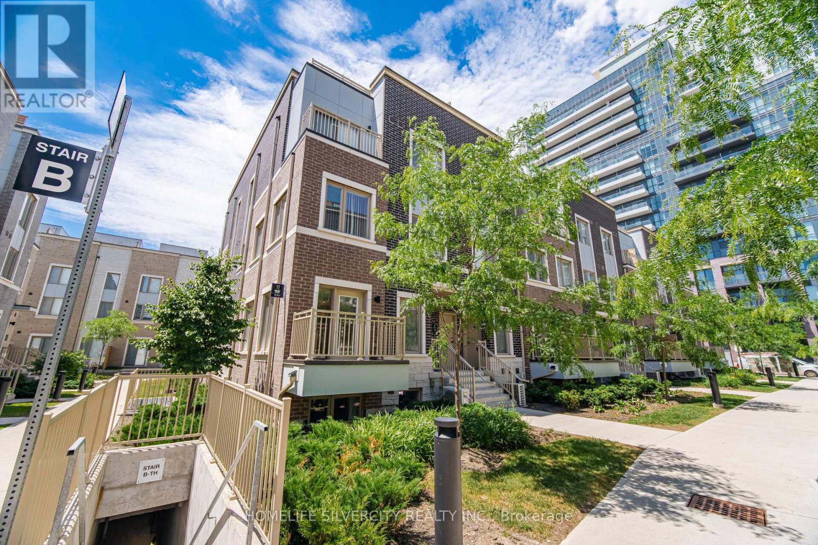 #13 11 HONEYCRISP CRESCENT - 1