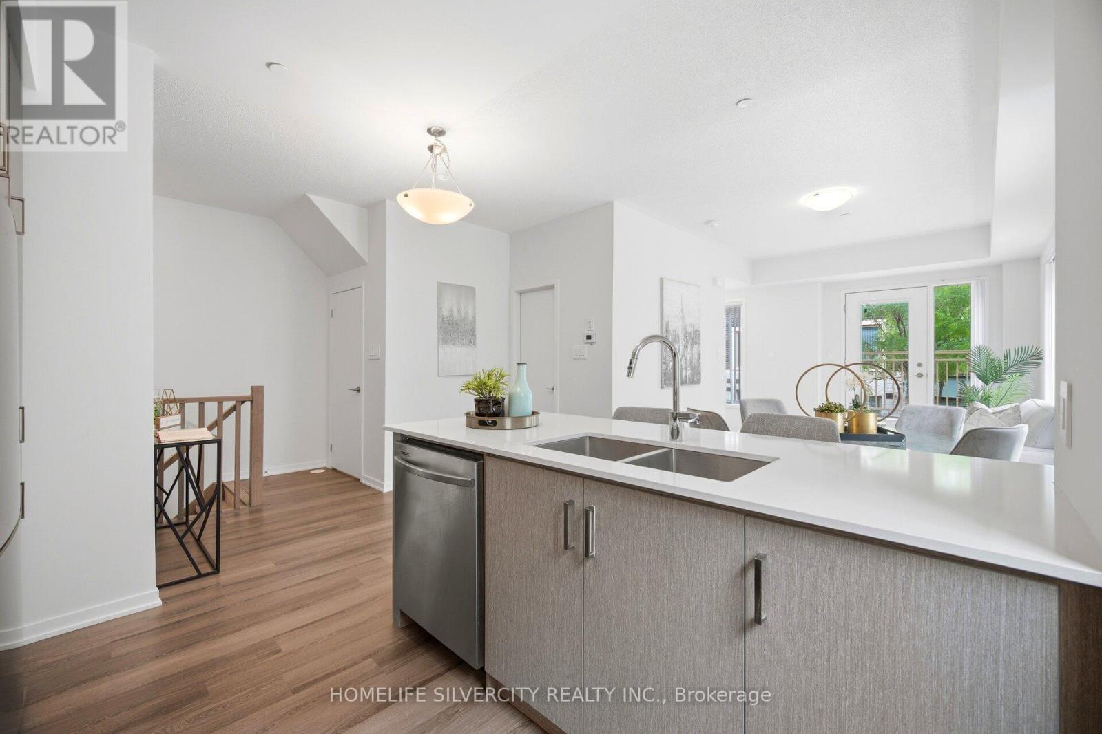 #13 11 HONEYCRISP CRESCENT - 16