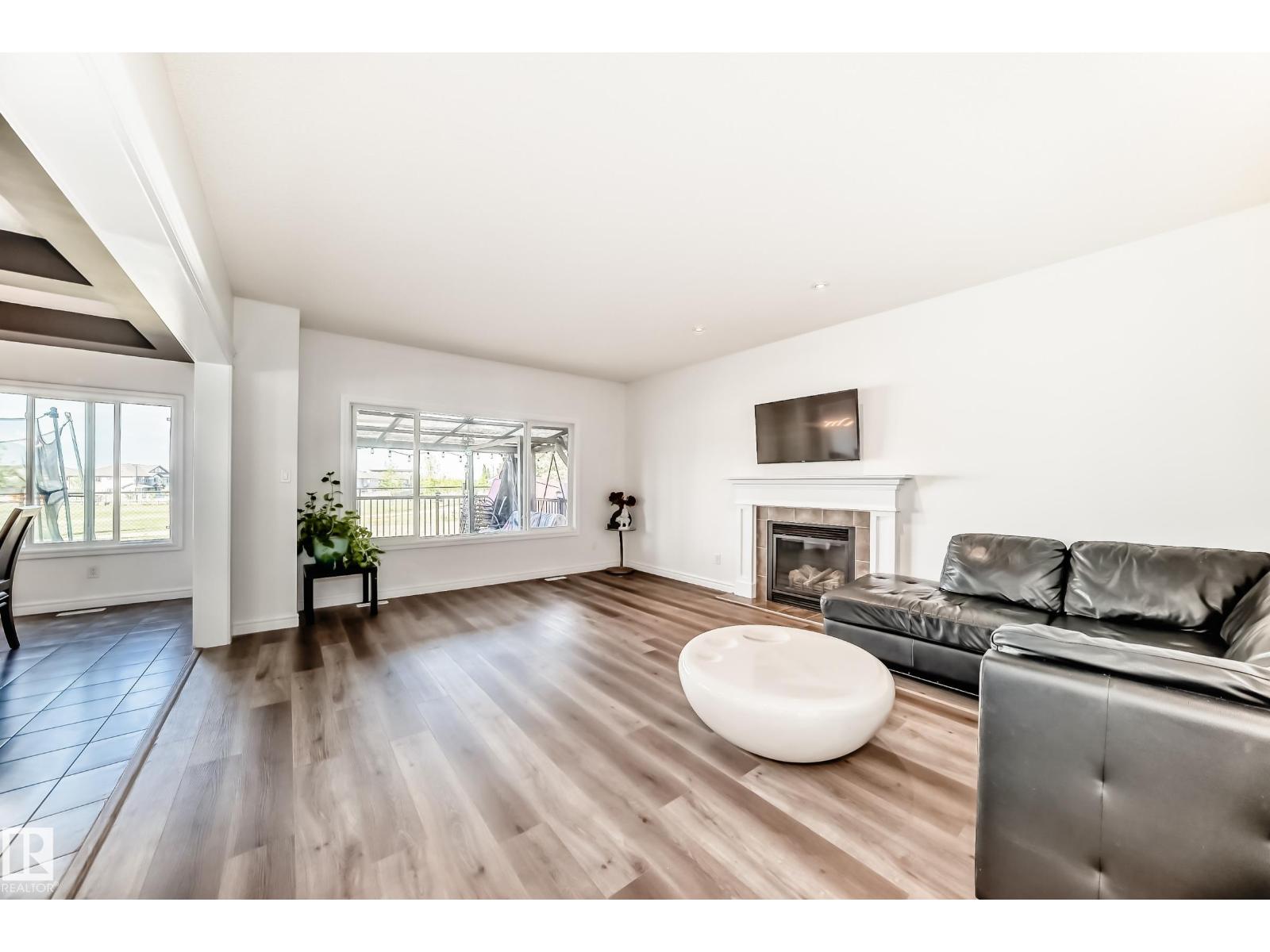 2812 12 ST NW - 16