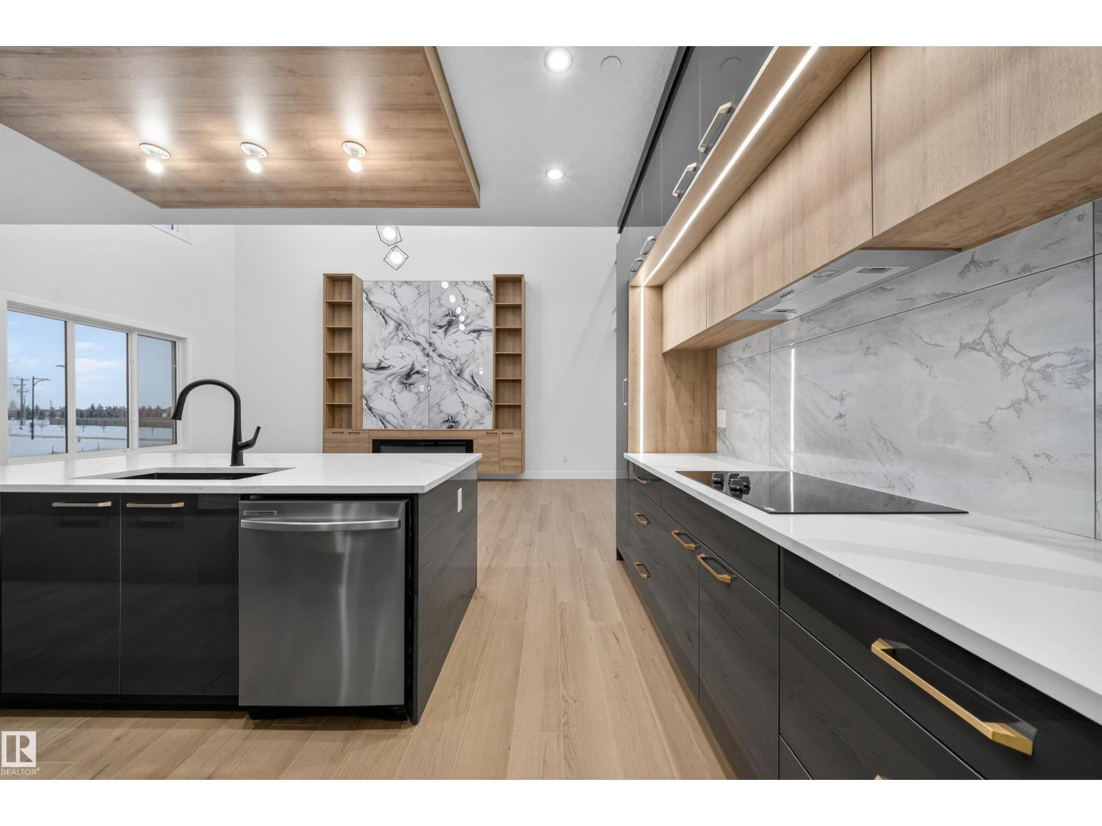 6390 17 ST NE - 10