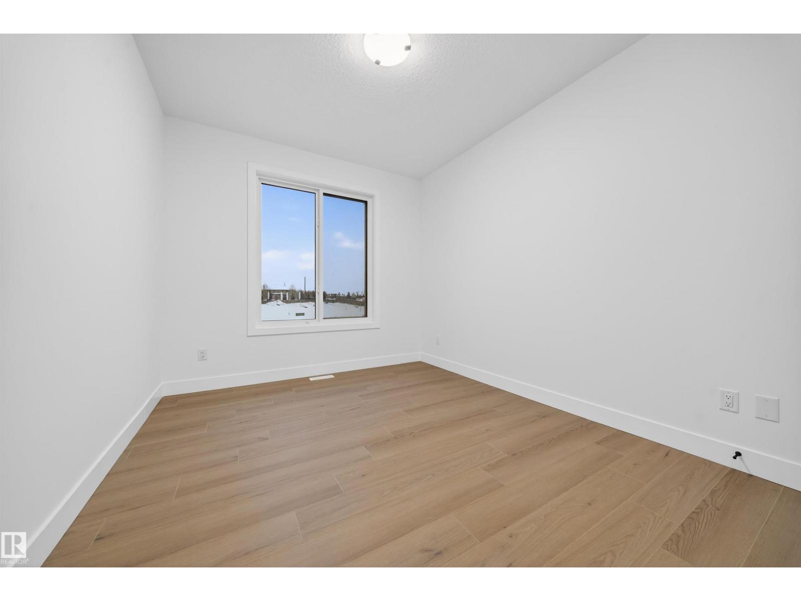 6390 17 ST NE - 17