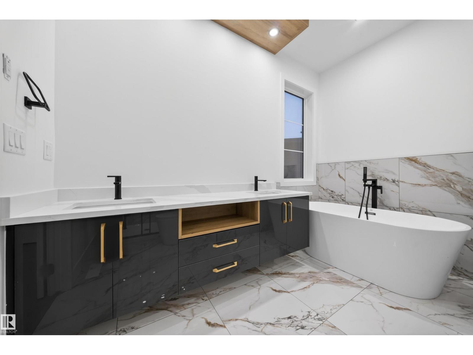 6390 17 ST NE - 30