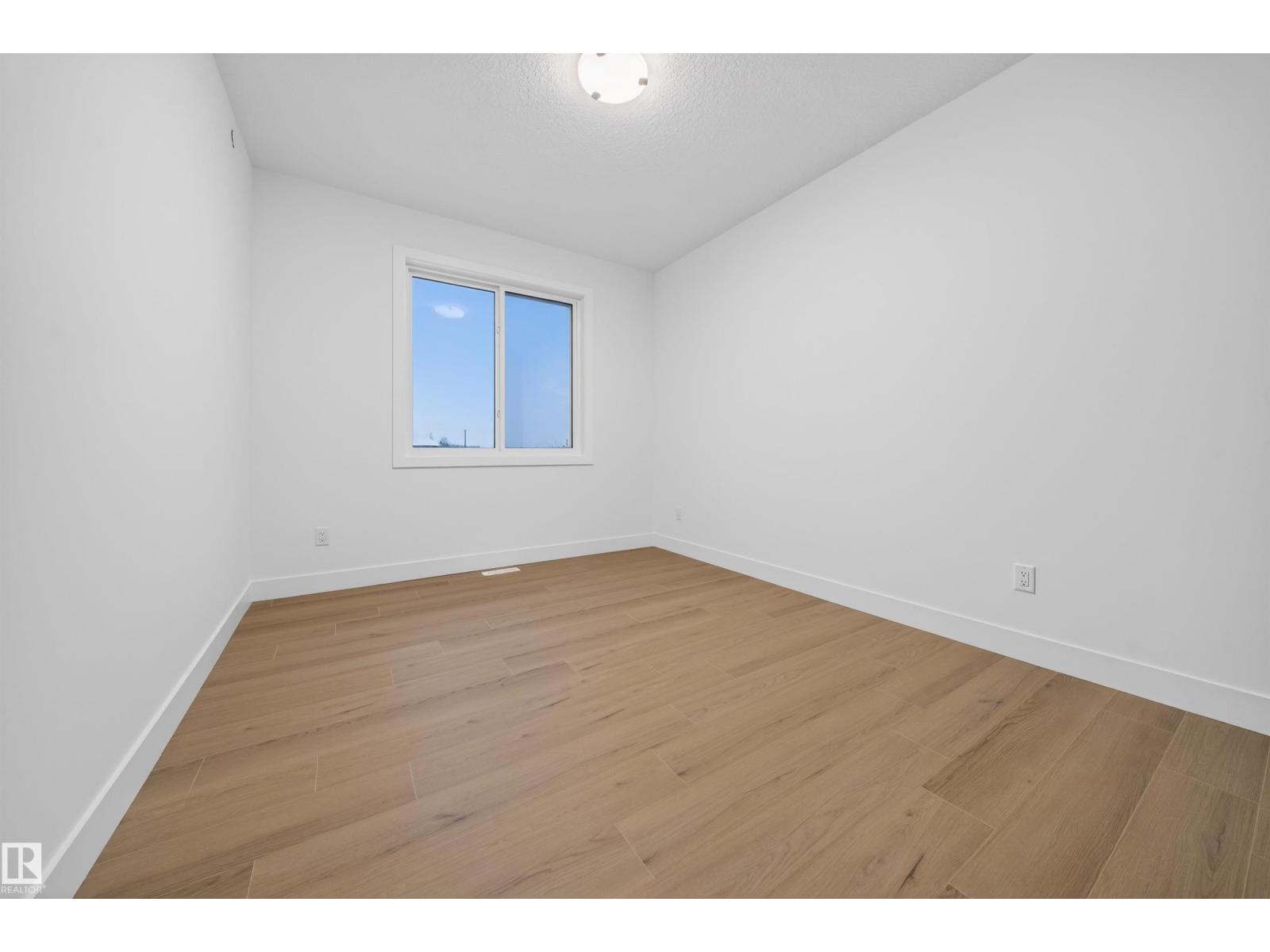 6390 17 ST NE - 33