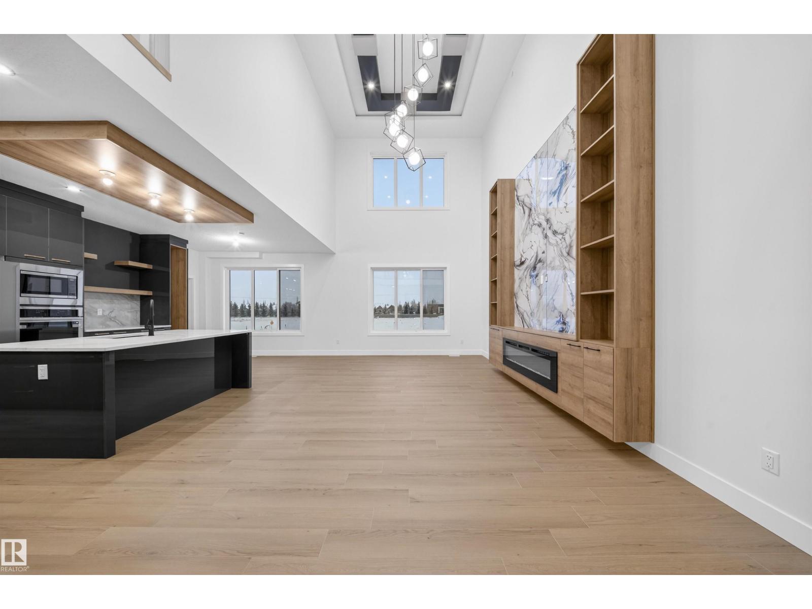 6390 17 ST NE - 4